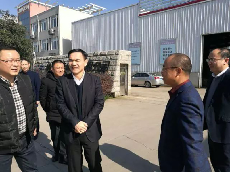 Filleann an ghaoth thoir leis an earrach, ag cur bláthanna ar mo bhrainsí --- Nótaí Tosaithe na Bliana Nua 2018